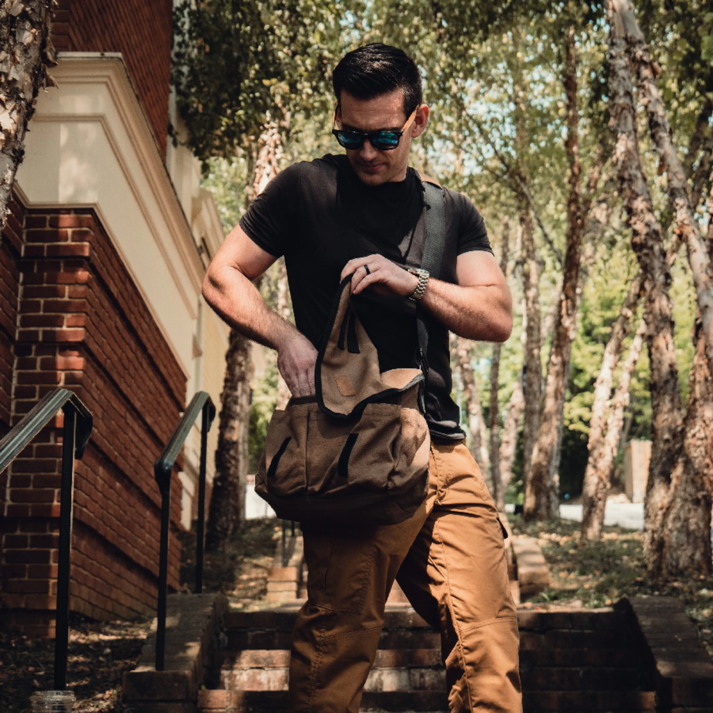 Filios Messenger Bag - Image 23